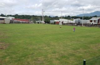 Mejoras a la cancha de futbol de Barreal 