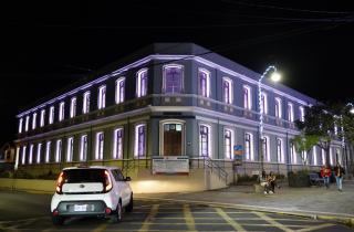 Heredia estrena iluminación de fachadas de sus edificios patrimoniales 