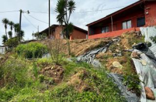 Construcción de obras de estabilización de talud Urb. IMAS en Vara Blanca