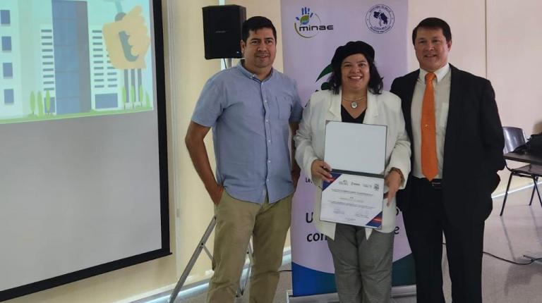 Municipalidad recibe galardón de Excelencia Ambiental