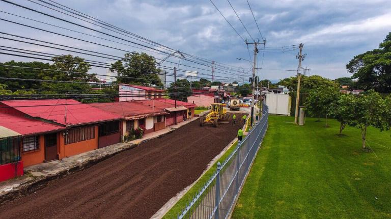 Inician obras de construcción de Calle La Rusia. 