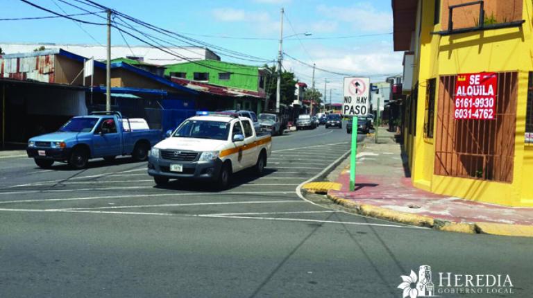 Cierre temporal de vía para habilitar viraje a la derecha