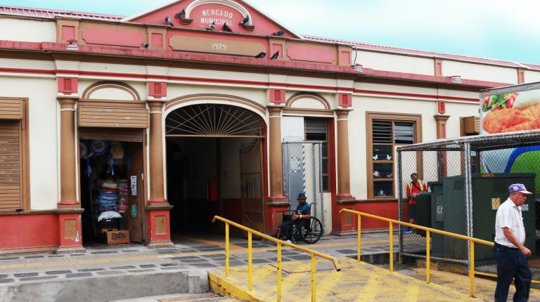 Obras de remodelación Mercado Municipal 