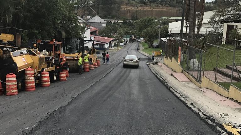 Durante el Primer Semestre 2017, el Gobierno Local a través de la Unidad Técnica de Gestión Vial realizó una inversión de ¢600 millones en obras de asfaltado total carreteras en diferentes comunidades del Cantón.