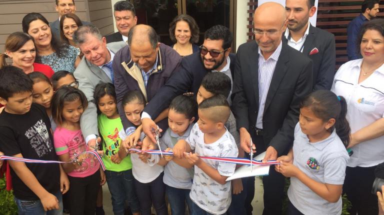 Este Centro recibirá niños, niñas, jóvenes y a su vez a toda la comunidad brindándoles oportunidades para la convivencia, el aprendizaje de valores y fortalecimiento de habilidades para la vida; favoreciendo el desarrollo integral de estas personas.  