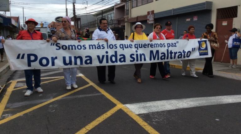 Caminata Personas Adultas Mayores