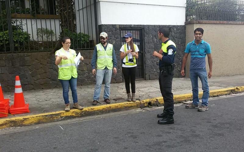 Personal municipal recibe capacitación en seguridad y control temporal de tránsito