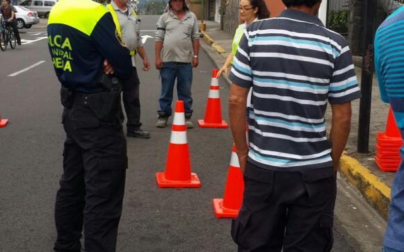 Personal municipal recibe capacitación en seguridad y control temporal de tránsito