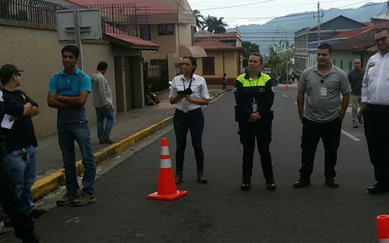 Personal municipal recibe capacitación en seguridad y control temporal de tránsito