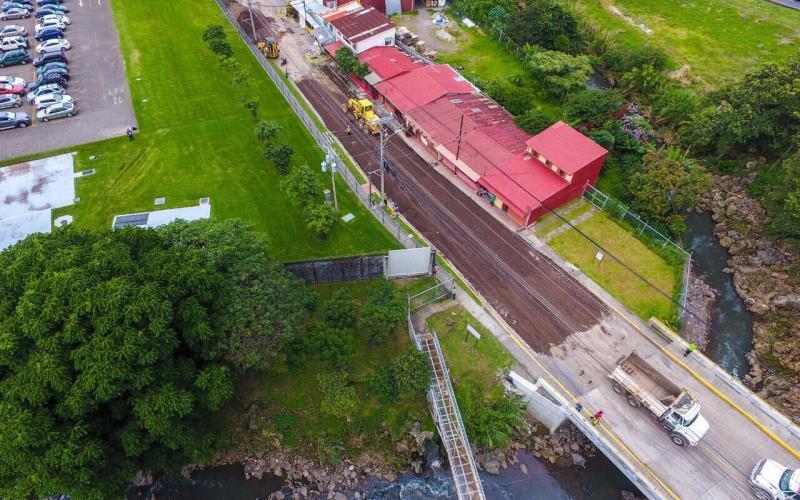 Obras de mejoramiento de vías cantonales 