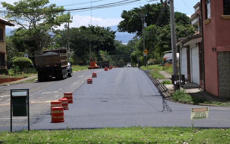 Durante el Primer Semestre 2017, el Gobierno Local a través de la Unidad Técnica de Gestión Vial realizó una inversión de ¢600 millones en obras de asfaltado total carreteras en diferentes comunidades del Cantón.