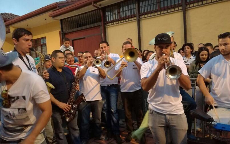 El I Festival Nacional de la Mascarada Heredia 2017 finalizó una jornada de tres días llenos de música, color, máscaras, cimarronas, personajes y la participación de toda la comunidad viviendo ésta tradición popular costarricense.