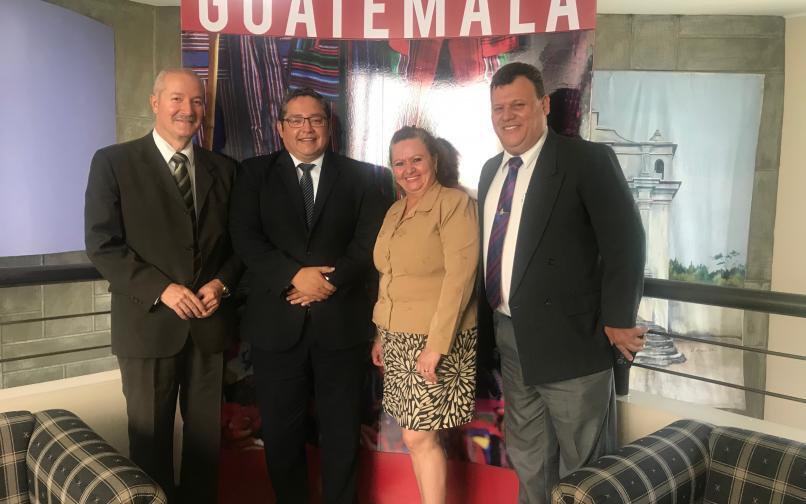 Visita a Embajada de Guatemala 