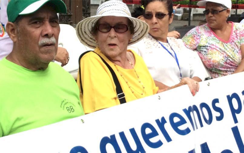 Caminata contra la violencia hacia las personas adultas mayores