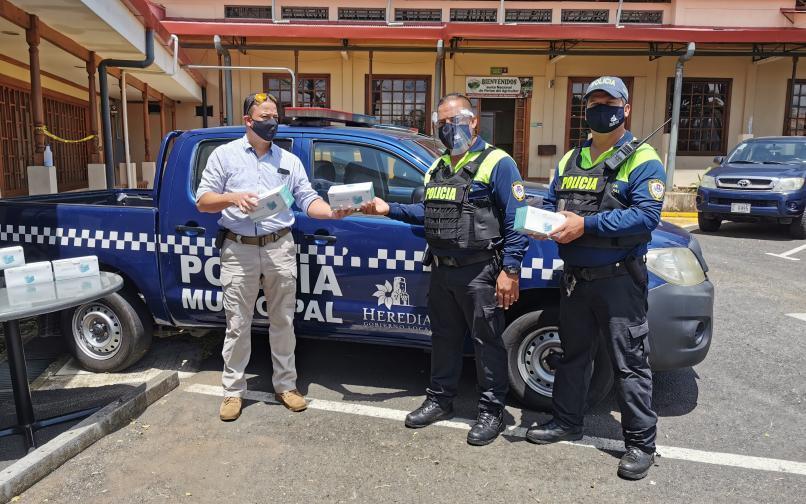 Municipalidad recibe donación de mascarillas quirúrgicas