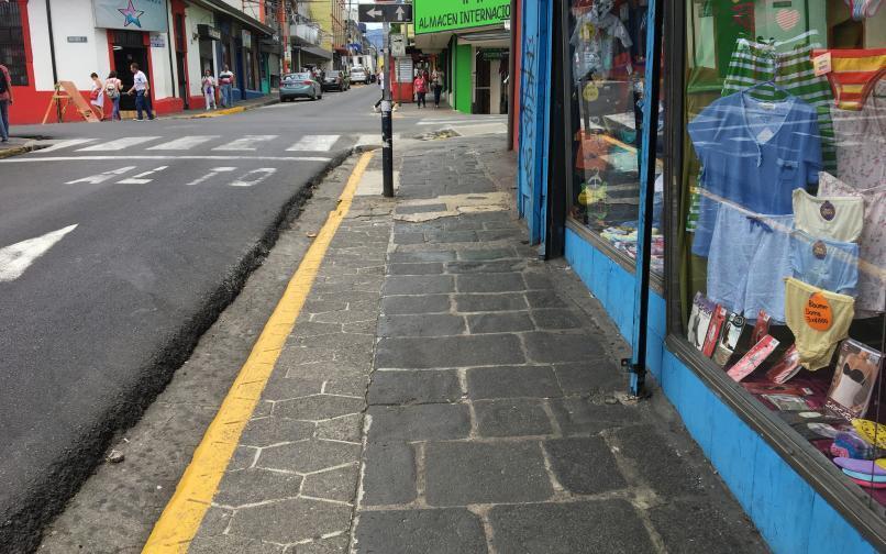 La Municipalidad de Heredia se encuentra actualmente realizando la construcción de un corredor de accesibilidad que cumple estrictamente con lo estipulado en la Ley 7600: Igualdad de Oportunidades para Personas con Discapacidad.